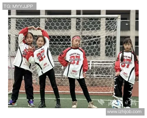 广州小学足球队积极参与社区活动助力青少年健康成长与团队精神培养
